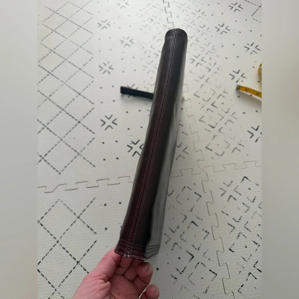 Morris‎ Moskowitz genuine brown leather wristlet